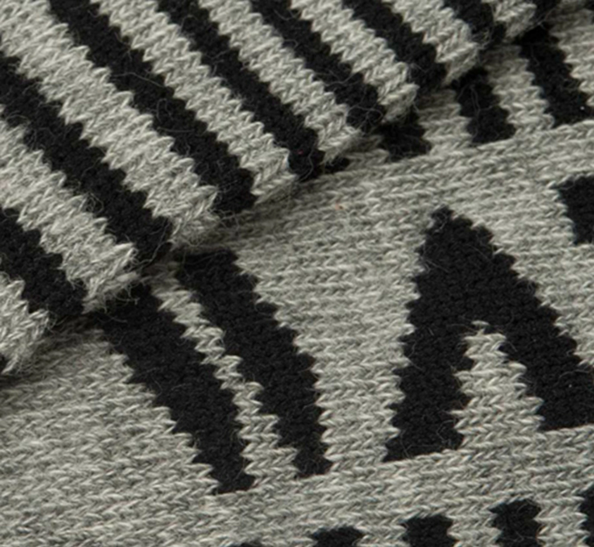 Wade Stripe Crew Socks AWLL007 4 Wade Stripe Crew Socks AWLL007 - Image 4